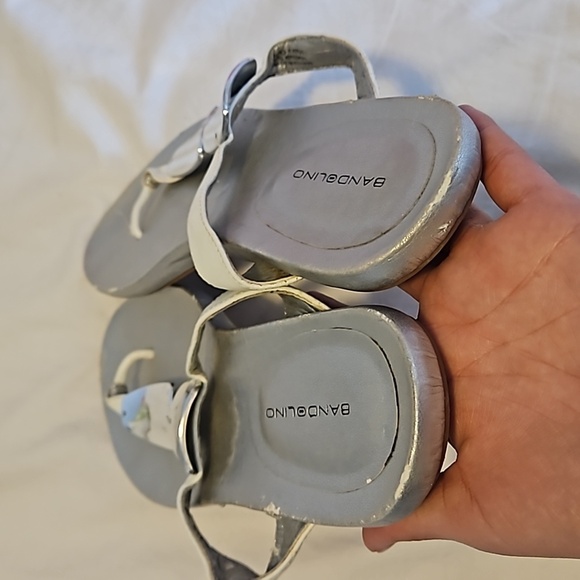 Silver Bandolino Sandels Size 9 - Picture 7 of 7